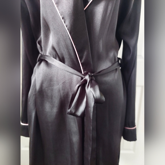 Silky robe with 2 ties - Picture 3 of 7
